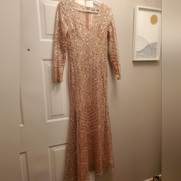 BooHoo maxi dress, gold sequin size US 4 - Picture 1 of 2